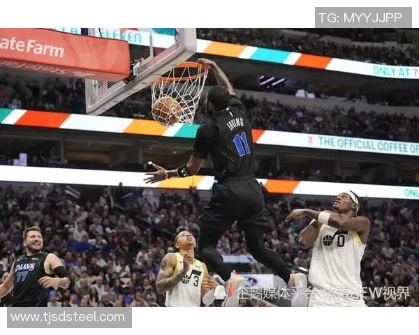 欧文精准抛传加福德默契配合完成精彩空接扣篮