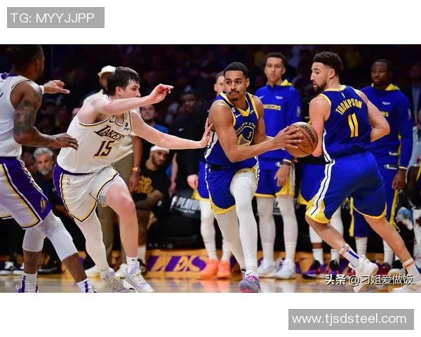 瑞安·罗林斯崛起：雄鹿未来之星闪耀