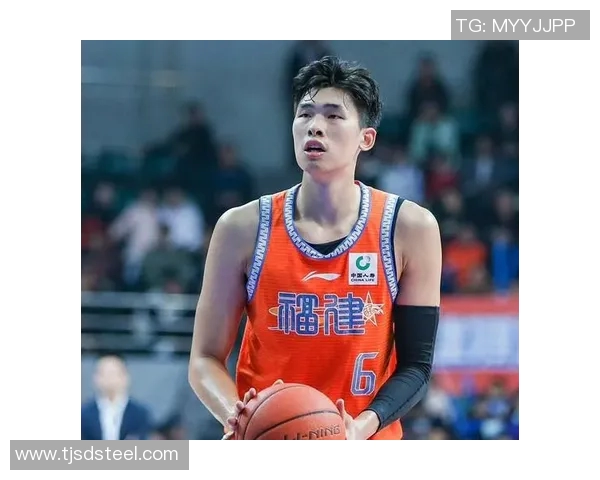 邹阳续约福建男篮，全能战士扛起重建大旗