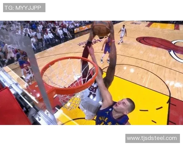 阿德巴约敬佩约基奇:假摔与故意犯规非其风格 阿德巴约敬佩约基奇:假摔与故意犯规非其风格