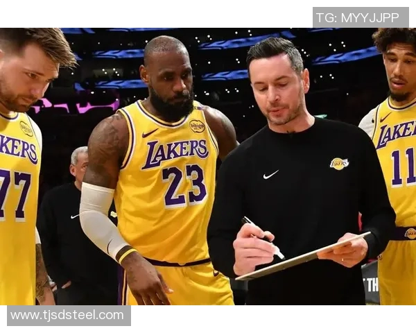 四换二,美媒提议湖人打造三状元阵容,可助老詹卢卡夺冠。 四换二,美媒提议湖人打造三状元阵容,可助老詹卢卡夺冠。